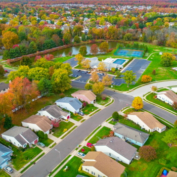 Holiday_Village_Drone-Screenshot-3